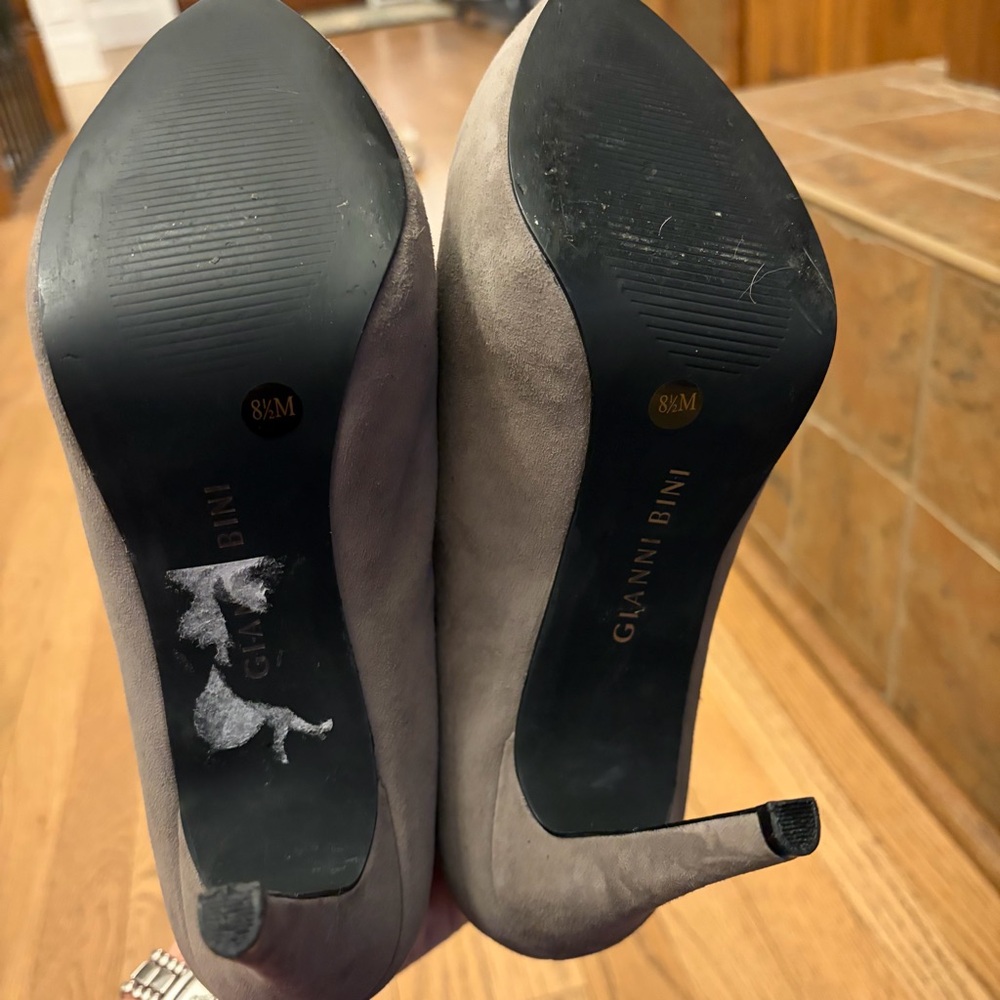 Gianni Bini Studded Suede Grey/Silver Booties (8.5) - Picture 7 of 10
